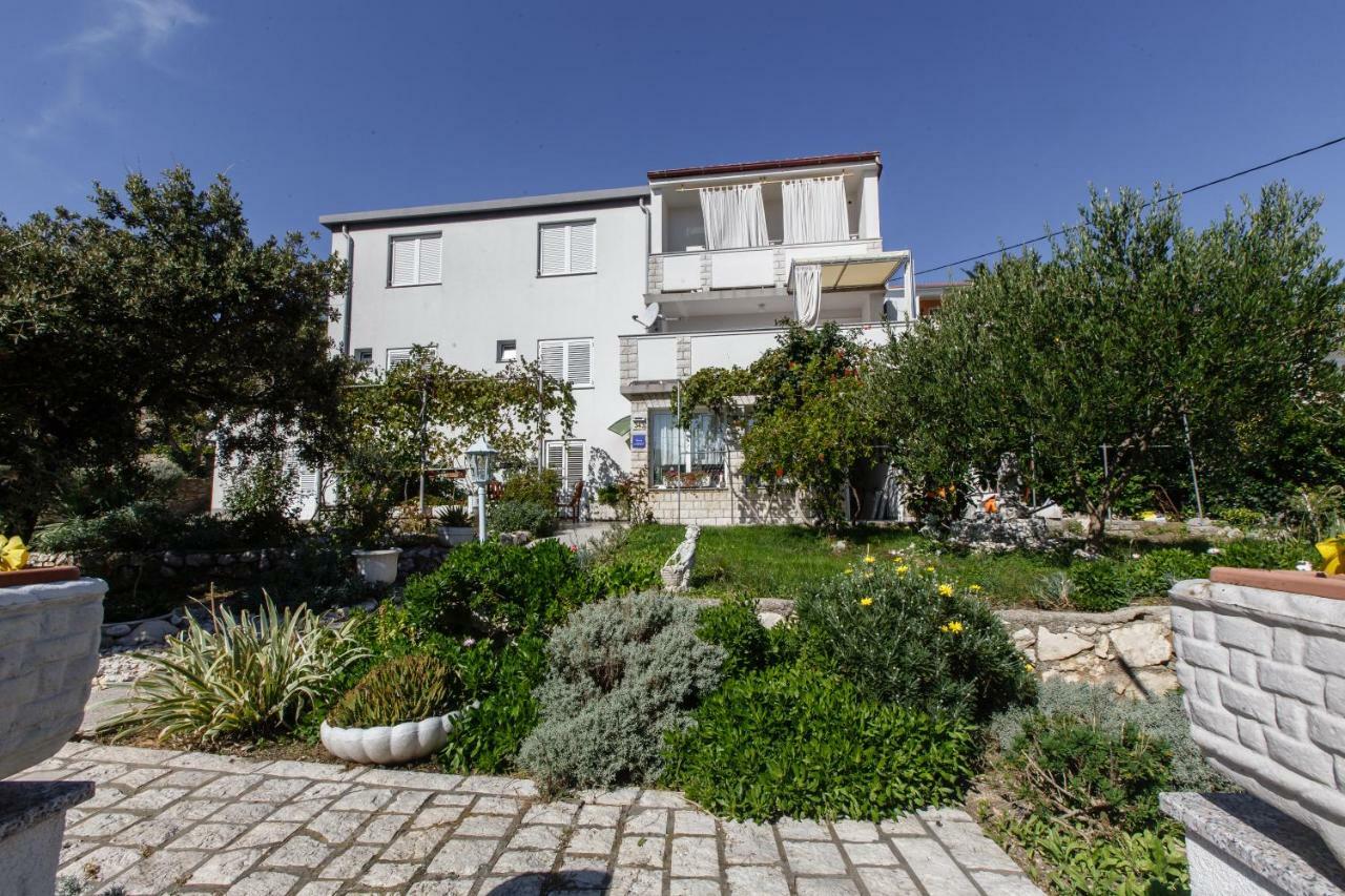 Apartments Maris راب المظهر الخارجي الصورة